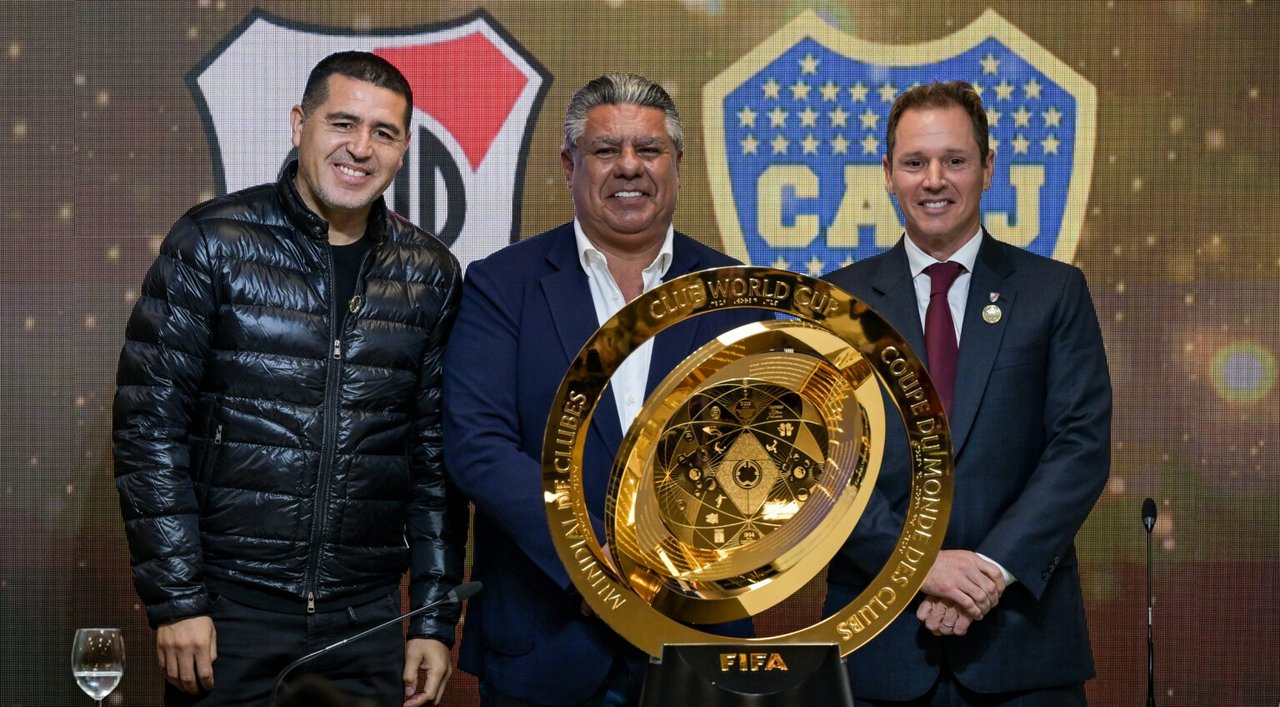 River y Boca conocieron al trofeo del Mundial de Clubes thumbnail