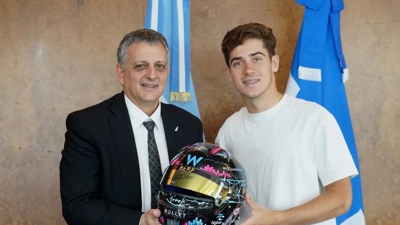 El presidente de YPF aclaró sus dichos sobre el posible debut de Colapinto en Alpine thumbnail