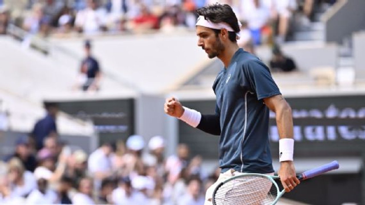Musetti le ganó a Tiafoe y se convirtió en el primer semifinalista de Roland Garros thumbnail