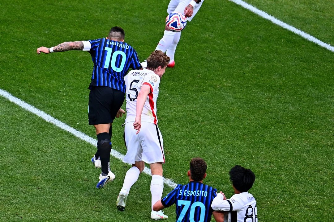 Con goles argentinos, el Inter de Milán le dio vuelta el partido a Urawa Red Diamonds thumbnail
