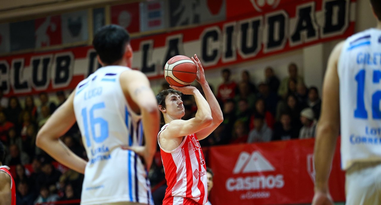 Nueva victoria de Instituto ante Regatas en el juego 2 de la semifinal thumbnail