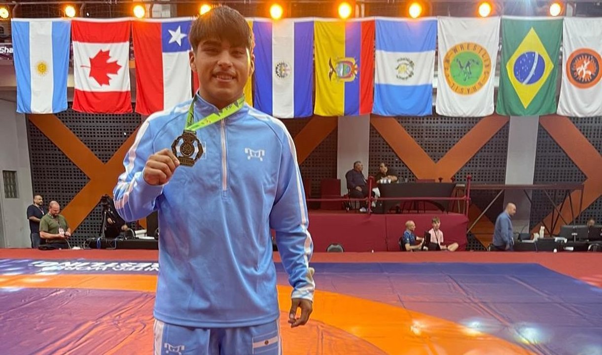 Benjamín Casas medalla de bronce en el Campeonato Panamericano U17 thumbnail