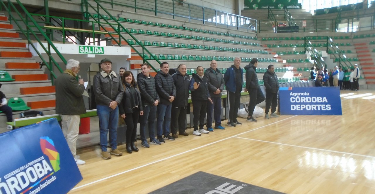 El estadio de Atenas tuvo la presentación del Básquet para Ciegos thumbnail
