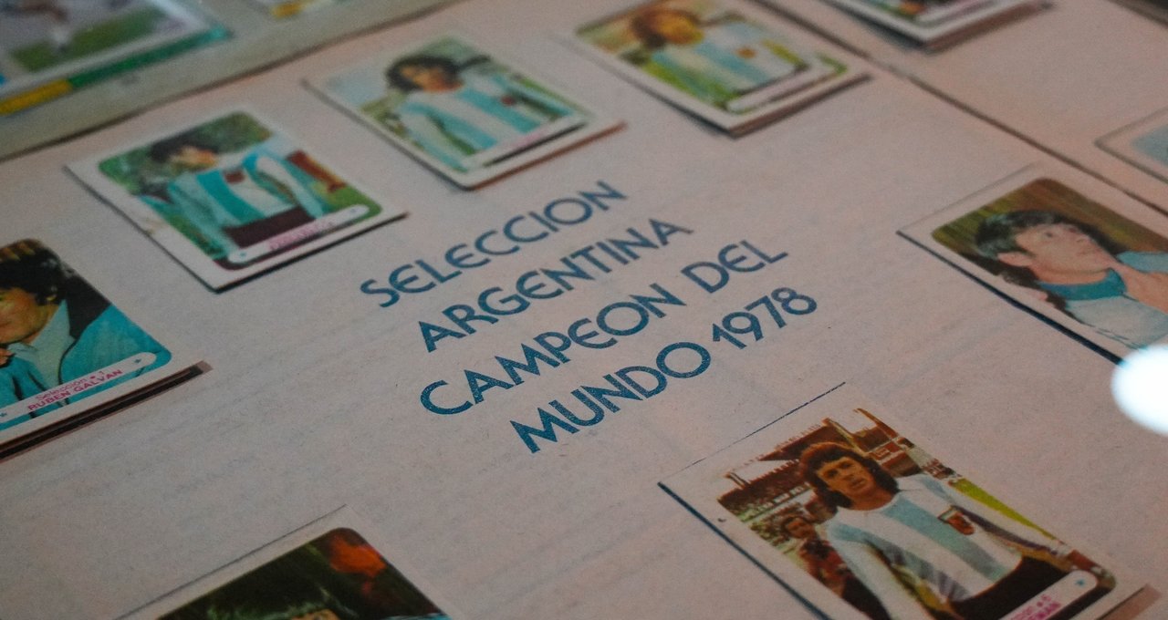 El Museo Provincial del Deporte sorprende con una muestra de figuritas que conecta generaciones thumbnail