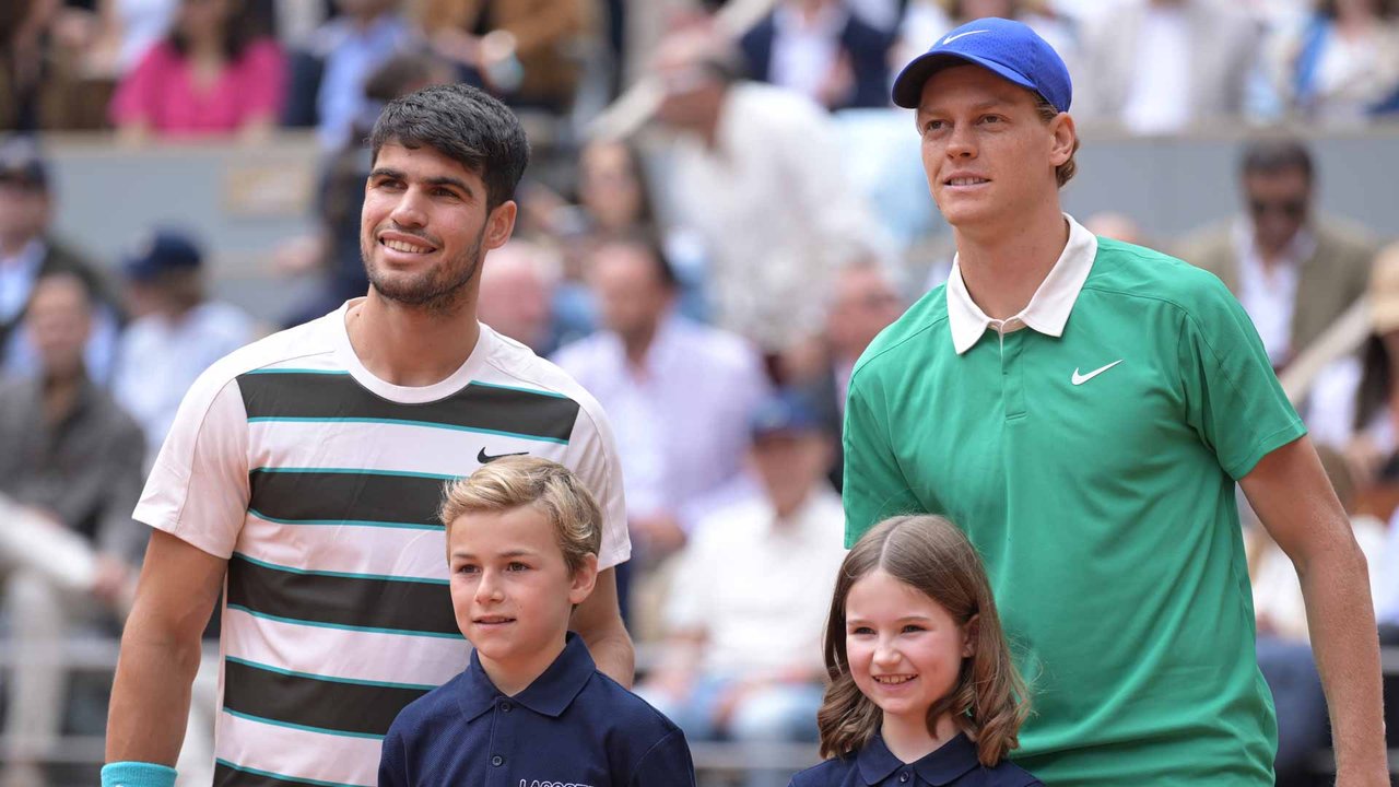 Wimbledon: Sinner y Alcaraz se miden por la gloria en la gran final thumbnail