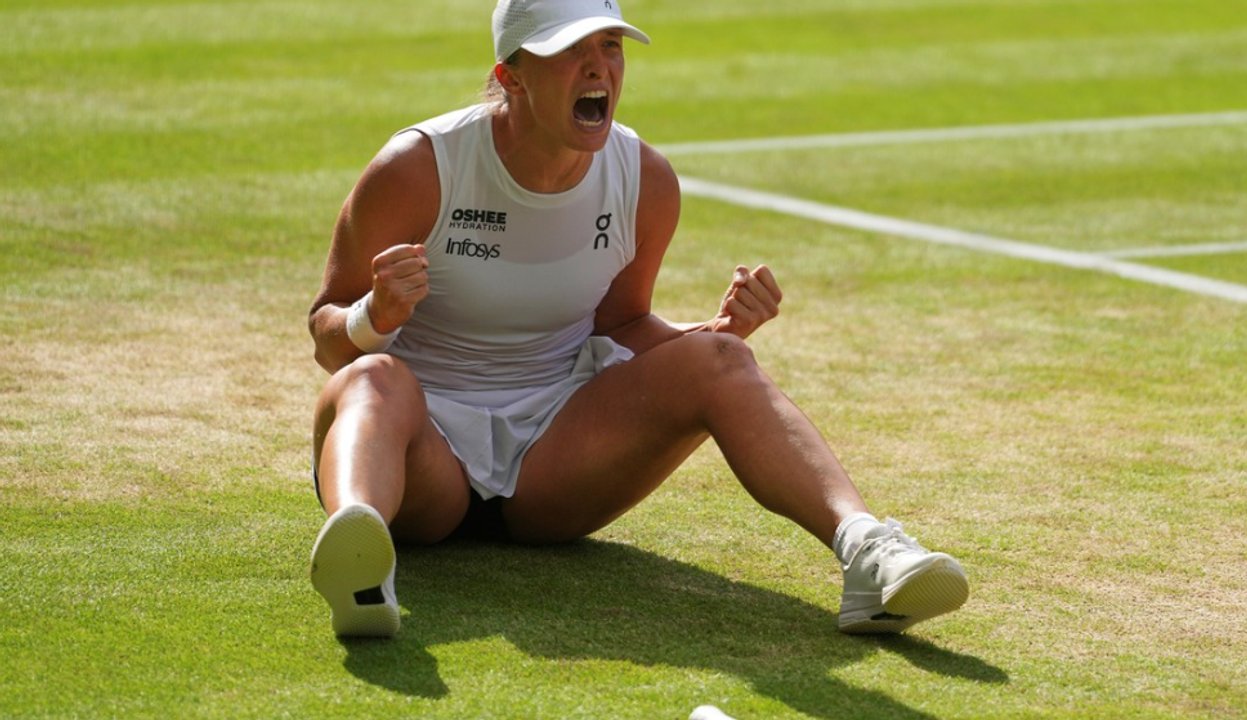 Iga Swiatek escribe la historia en Wimbledon con un demoledor doble 6-0 thumbnail