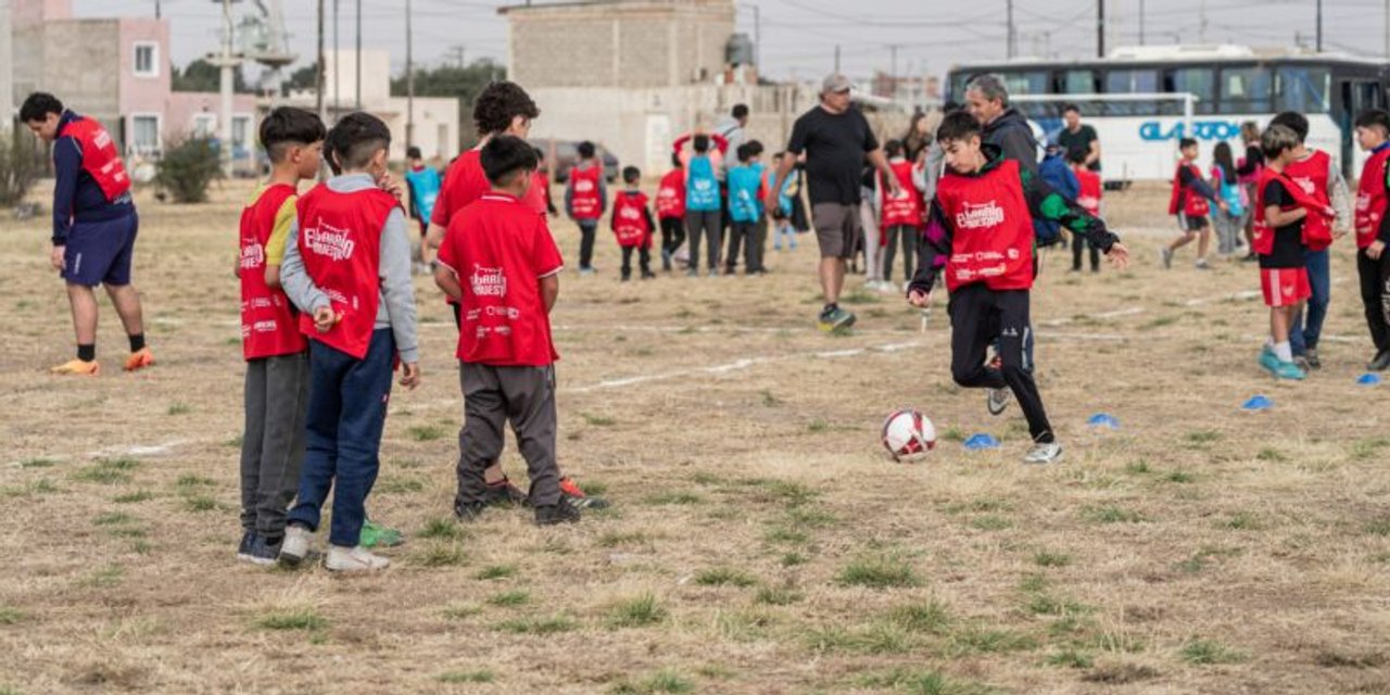 El barrio es nuestro: deporte y comunidad para una infancia con más derechos thumbnail