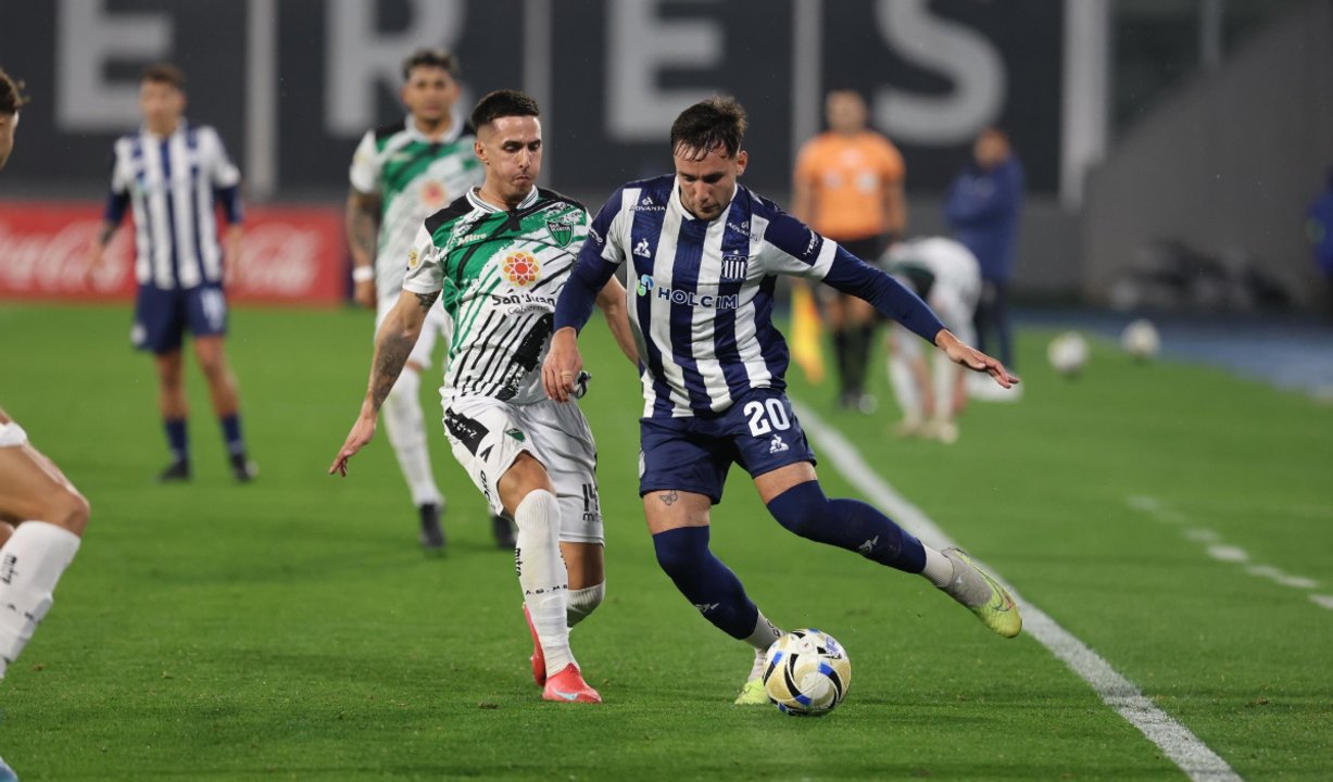 En vivo: Talleres iguala sin goles ante San Martín de San Juan en el Kempes thumbnail