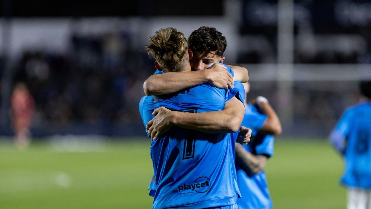 Córdoba celeste: Belgrano goleó a Talleres en el clásico de Reserva y quedó puntero thumbnail