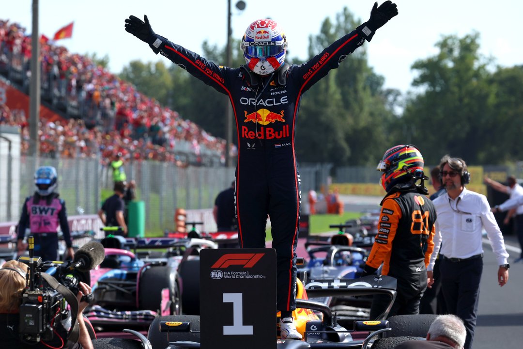 Max Verstappen impuso su poderío ante los McLaren y ganó en Monza thumbnail
