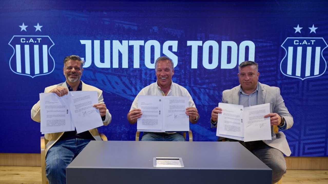 Tras el triunfo en las elecciones, Fassi recibió a Huespe y Gruppi thumbnail