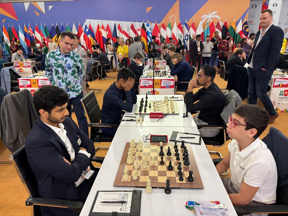 Faustino Oro, 12 años, se despide de la Copa del Mundo FIDE 2025 tras dura caída ante Vidit thumbnail