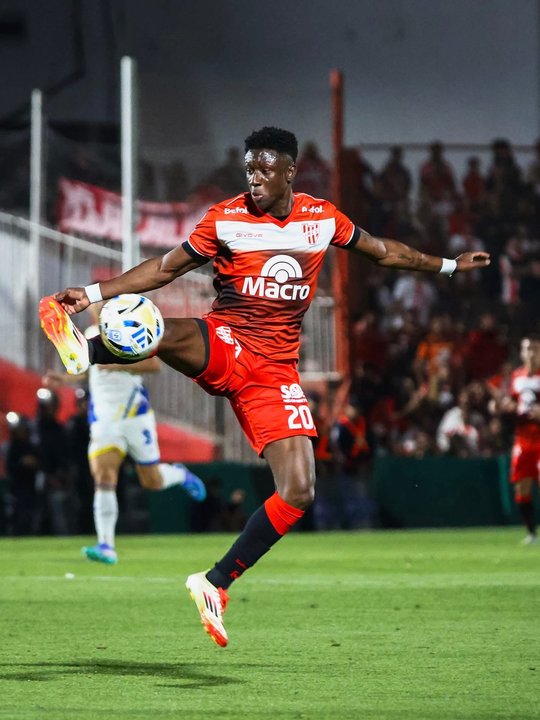 Instituto pierde en Junín ante Sarmiento thumbnail