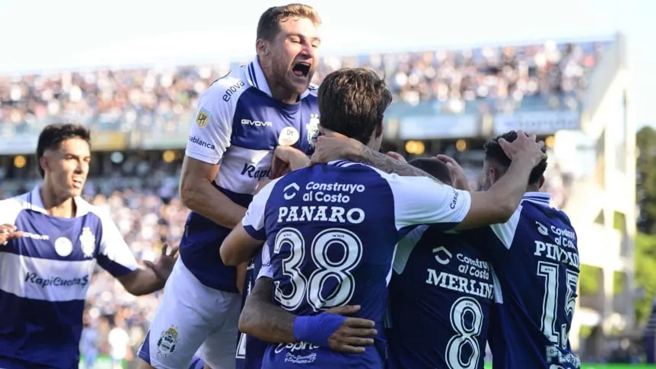 Gimnasia derrotó a Vélez y alimenta el sueño de los playoffs thumbnail