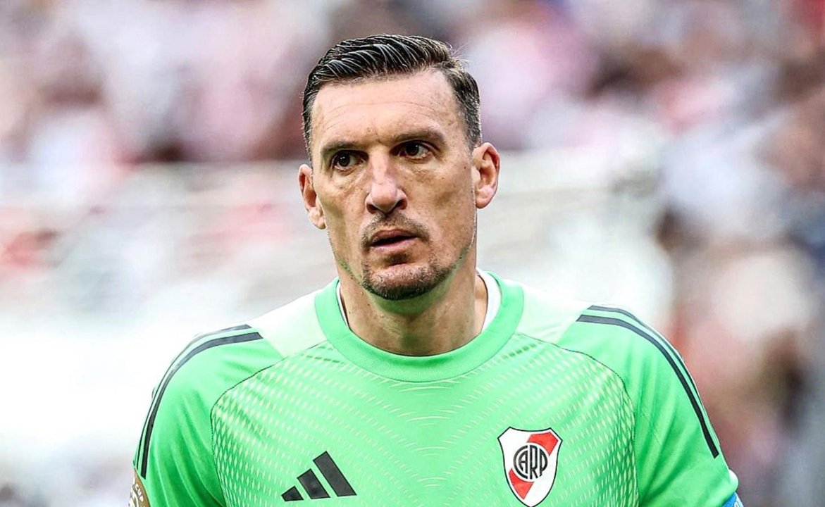 Explosión en Ezeiza: Armani llevó tranquilidad y habló de los daños en su vivienda thumbnail