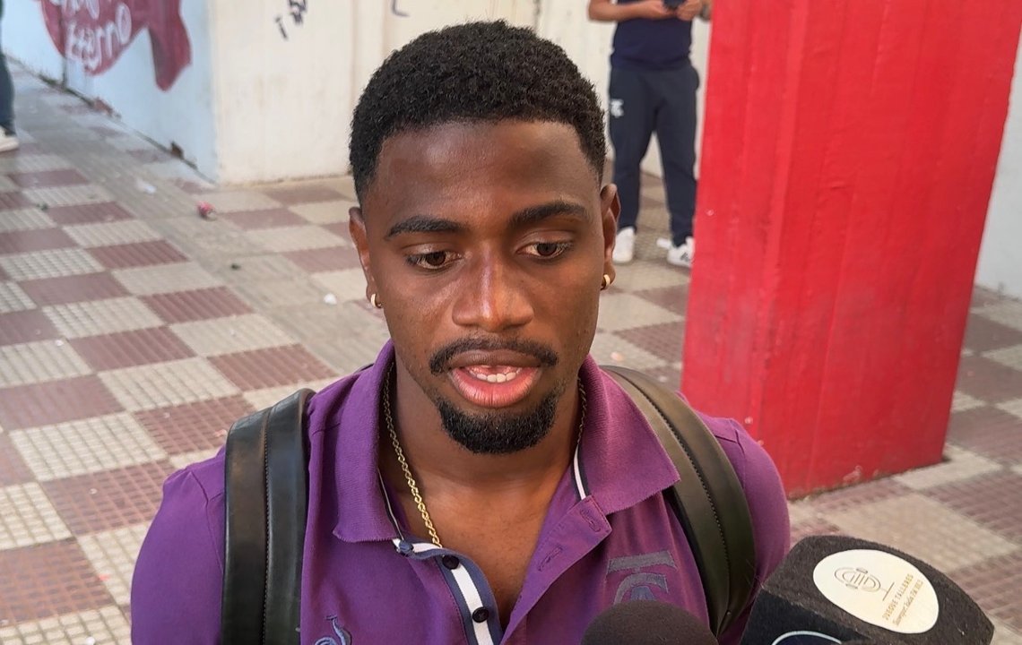 Luis Angulo: Instituto no quería jugar, vino a pegarnos thumbnail