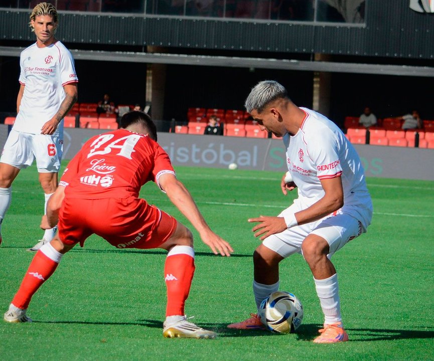 VAR caliente, bronca y empate: Huracán explotó contra Gariano en el Claudio Tapia thumbnail