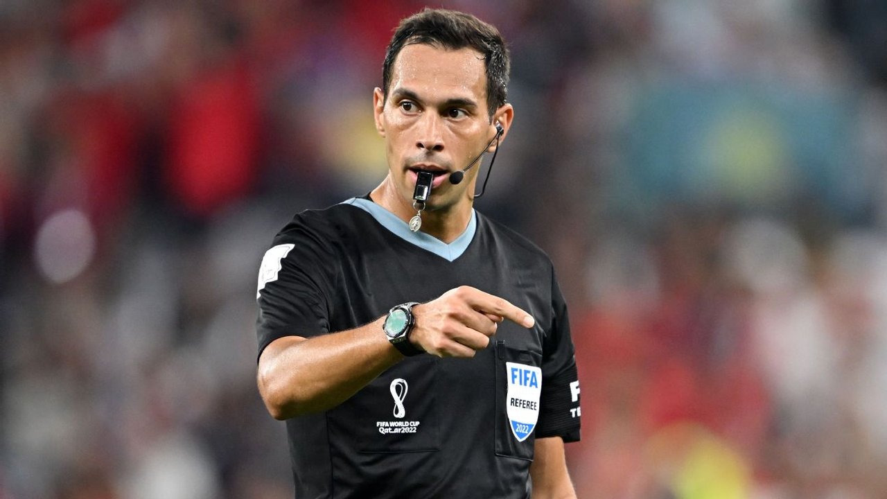 Facundo Tello será el árbitro de la final entre Estudiantes y Deportivo Madryn thumbnail