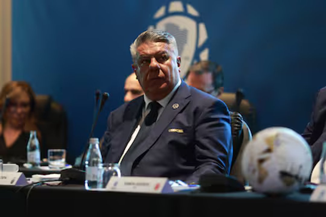 Chiqui Tapia no se toca: FIFA y CONMEBOL blindaron al jefe de la AFA thumbnail