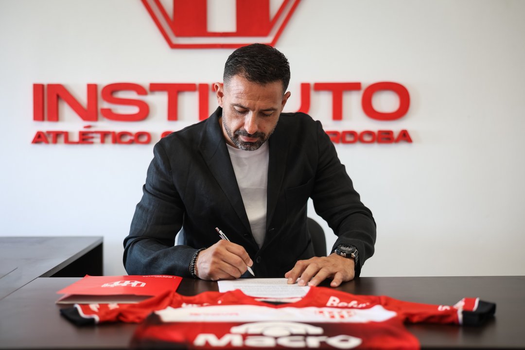 Tras su retiro, Jorge El Loco Carranza vuelve a Instituto: qué cargo ocupará thumbnail