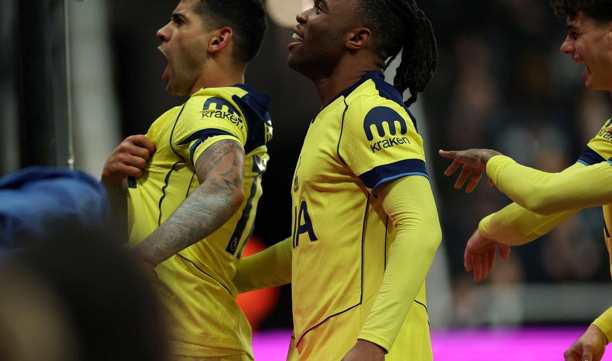 Doblete agónico de Cuti Romero mantiene expectante al Tottenham en la Premier League thumbnail
