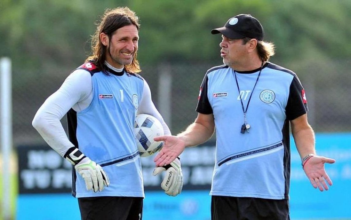 Belgrano 2026: Zielinski sigue y suma a Juan Carlos Olave como ayudante thumbnail