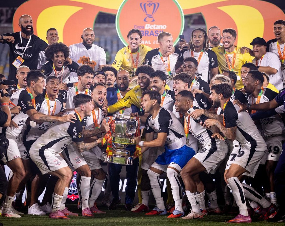 Corinthians campeón de la Copa de Brasil: Garro y Vegetti se enfrentaron en el Maracaná thumbnail