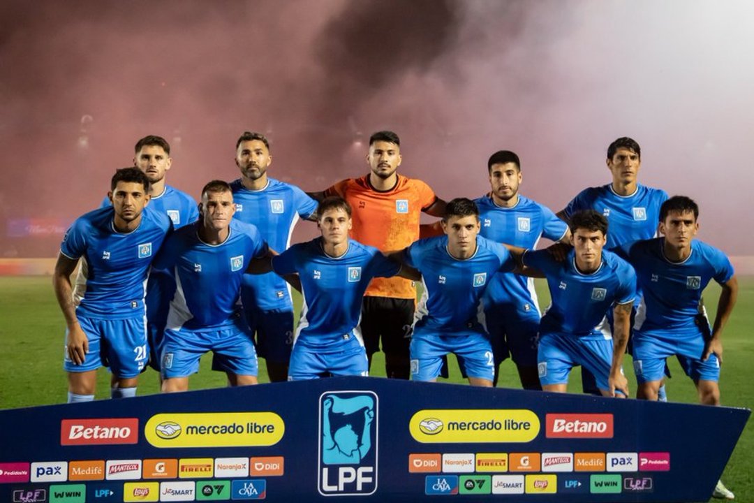Debut con sabor amargo: Estudiantes cayó 2-0 ante Tigre en Victoria thumbnail