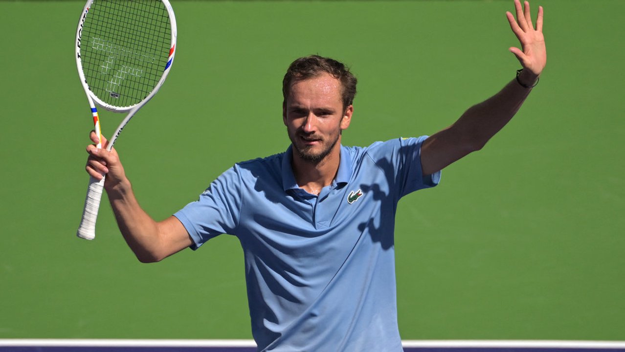 Medvedev bajó a Alcaraz, le cortó el invicto y se metió en la final de Indian Wells thumbnail
