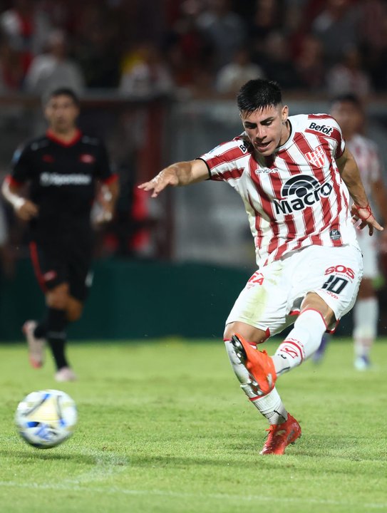 Instituto busca dar el golpe en La Bombonera ante Boca: hora, TV y formaciones thumbnail