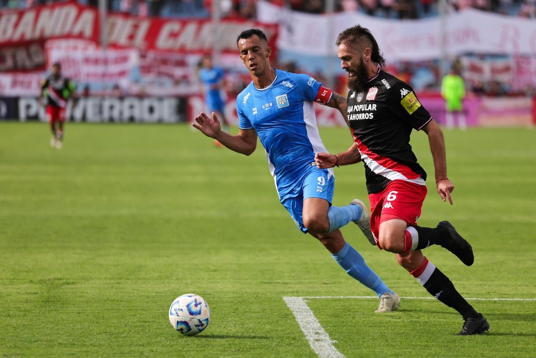 San Martín (T) amargó a Estudiantes en los penales y sigue con vida en la Copa Argentina thumbnail