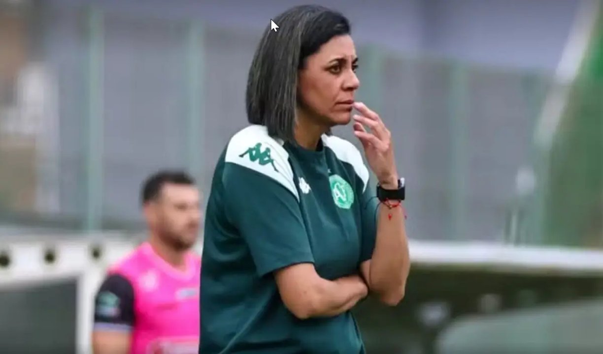 Brasileirão marca un hito: Nívia Lima se convierte en la primera mujer asistente técnica en la Serie A de Brasil thumbnail