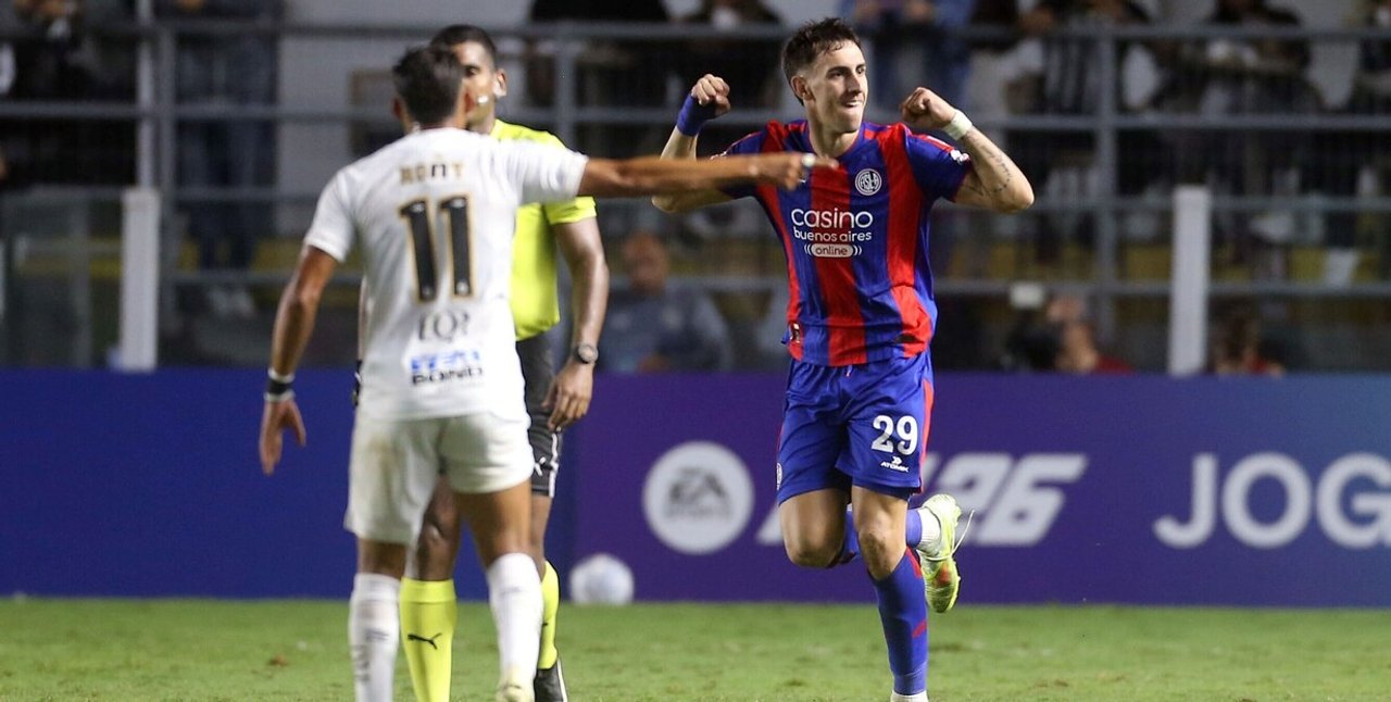 San Lorenzo rescató un empate heroico ante Santos y manda en el grupo D thumbnail
