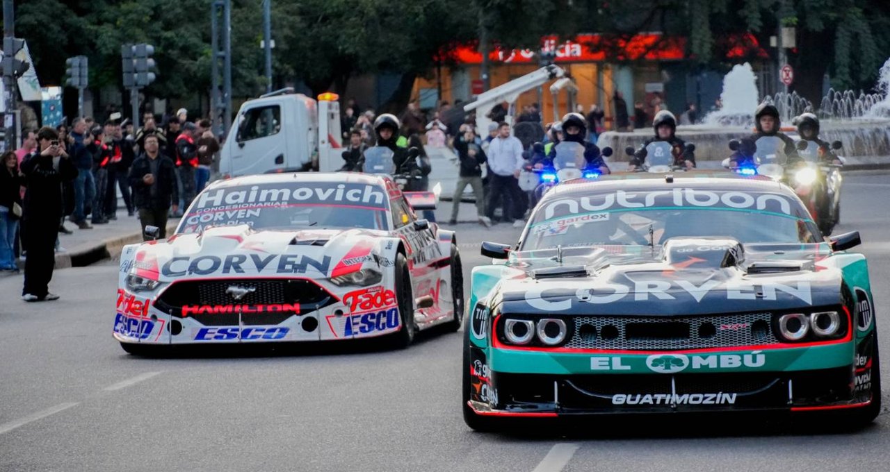 Con autos en las calles y miles de fanáticos, el TC comenzó a vivir su fecha en Córdoba thumbnail