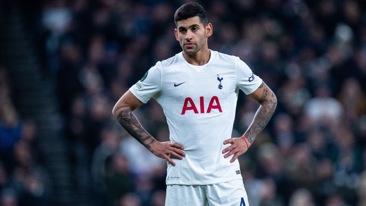 El gesto del Cuti Romero con Belgrano que hizo explotar a los hinchas del Tottenham thumbnail