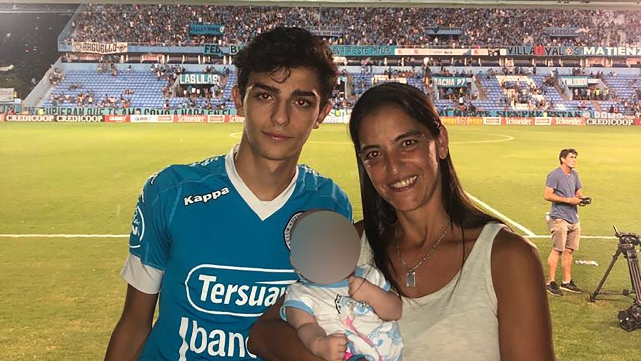 Imagino la felicidad que sentirás allá: el mensaje de Soledad Laciar tras el título pirata thumbnail