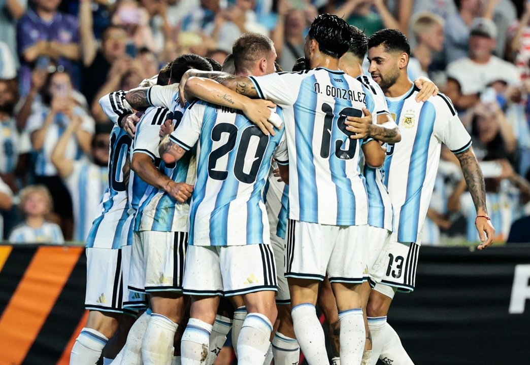 Argentina aplastó a Islandia y Messi volvió al gol antes del Mundial thumbnail