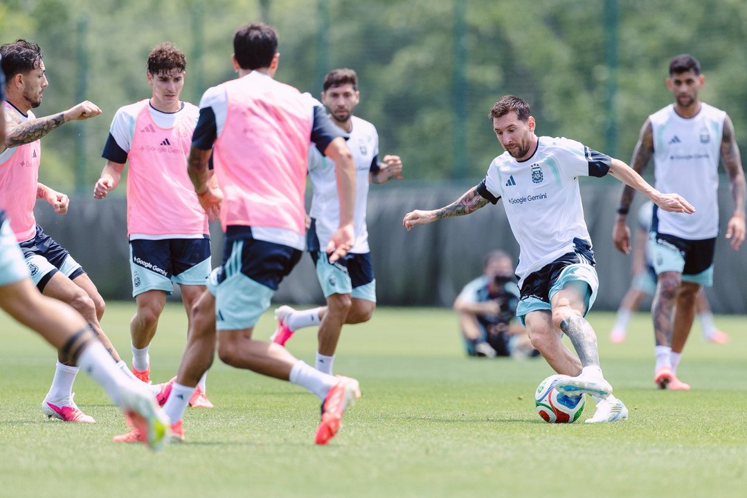 El equipo que piensa Scaloni a horas del debut de Argentina en el Mundial thumbnail