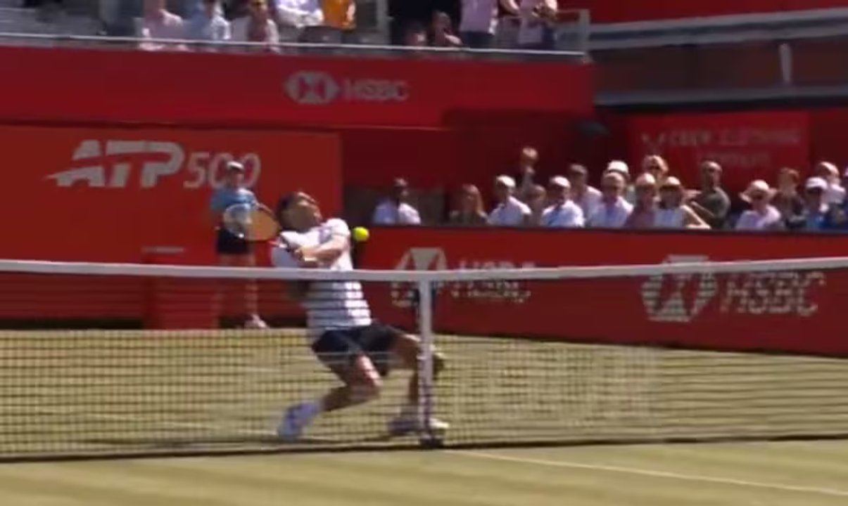 Cerúndolo superó un pelotazo y a Fery en Londres: argentino, primer semifinalista en césped desde Nalbandian thumbnail