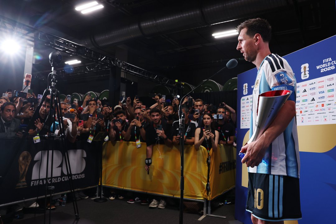 Tras una noche histórica, Messi eligió hablar del equipo y no de sus récords thumbnail