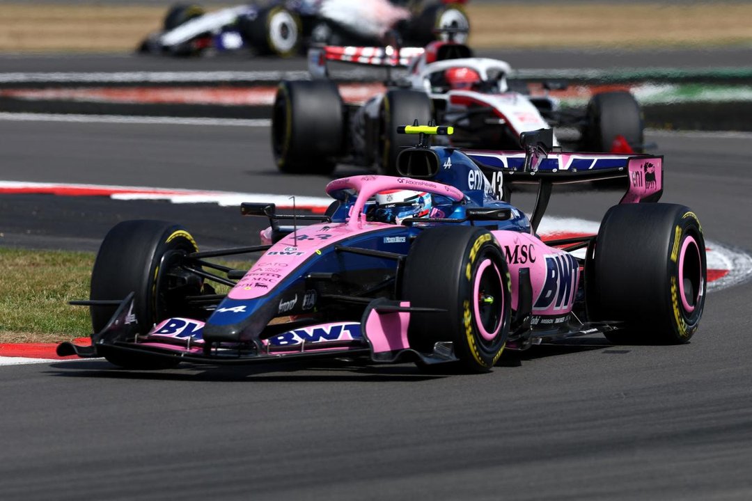 Colapinto dio el golpe en Silverstone: avanzó diez lugares y volvió a sumar en la Fórmula 1 thumbnail