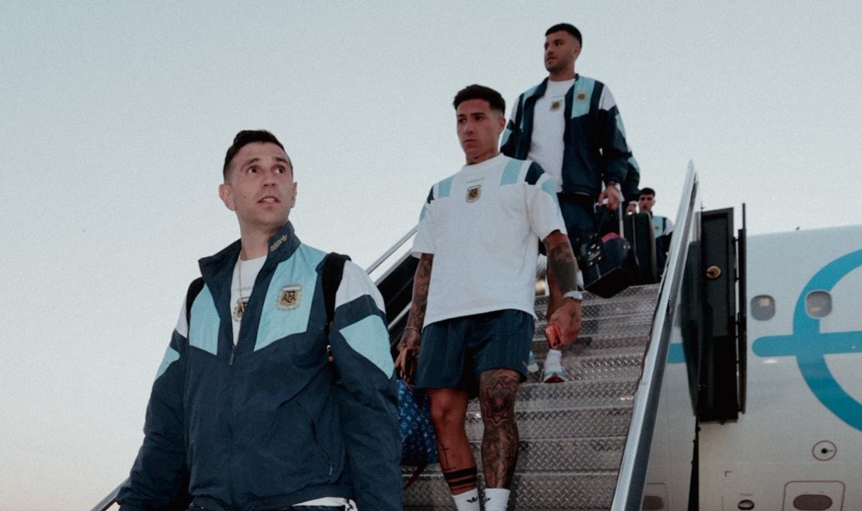 La Selección Argentina llegó a Kansas y ya piensa en Suiza tras avanzar a cuartos thumbnail