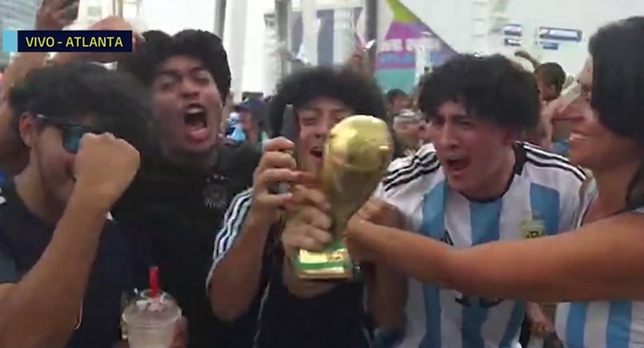 Canal 10 en el Mundial: los festejos en Atlanta después de eliminar a Inglaterra thumbnail
