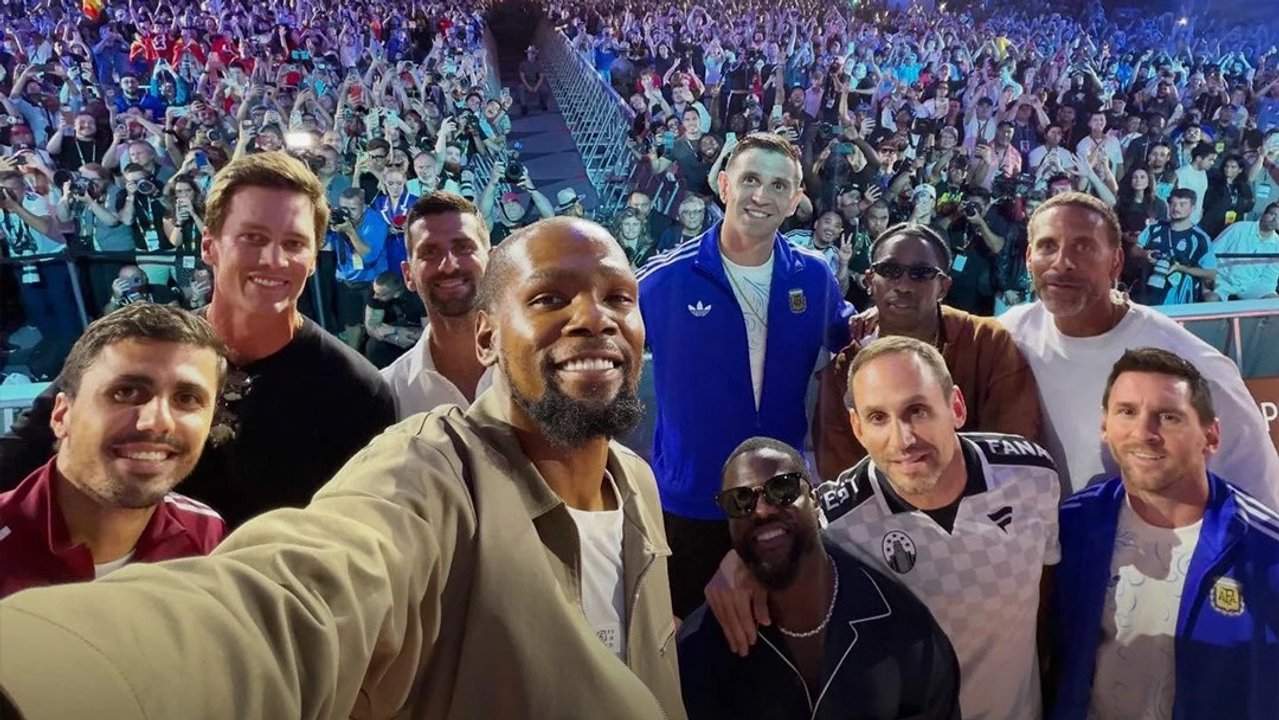 La selfie más legendaria de la historia? Messi posó con Djokovic y otras leyendas antes de la final thumbnail