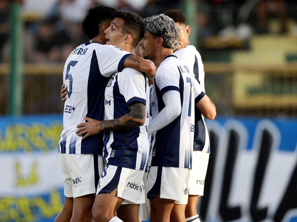 Arranca la era Sampaoli: Talleres pone primera ante Newell's en Rosario thumbnail