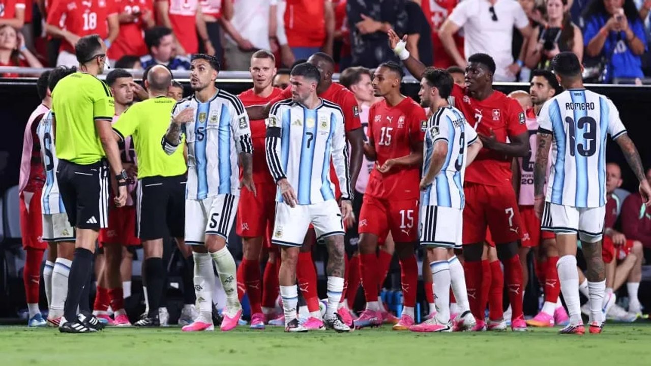 La IFAB reconoció un error arbitral en el Argentina-Suiza y reabrió una de las mayores polémicas del Mundial 2026 thumbnail
