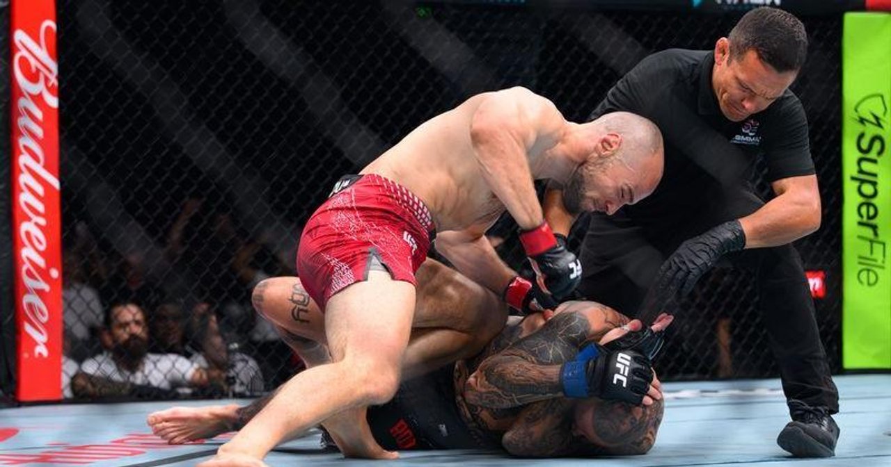 Duró apenas 30 segundos: así terminó el regreso de Daniel Rodríguez a la UFC thumbnail