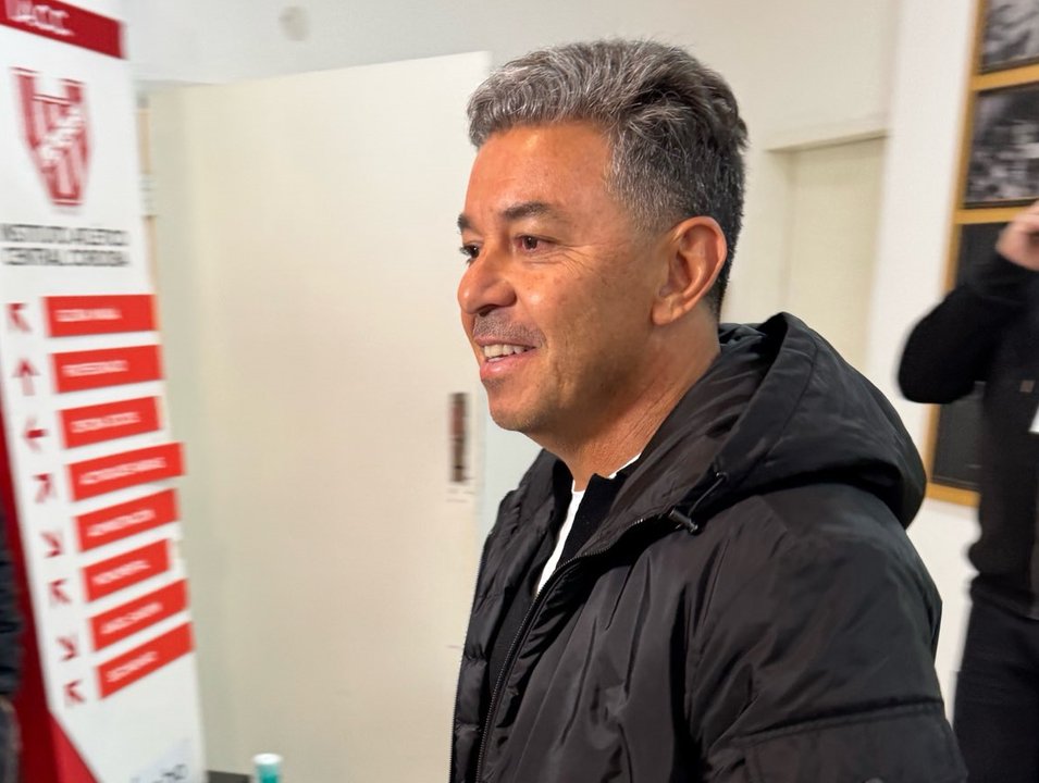 Marcelo Gallardo estuvo en Córdoba para ver a su hijo y saludó a Instituto por sus 108 años thumbnail