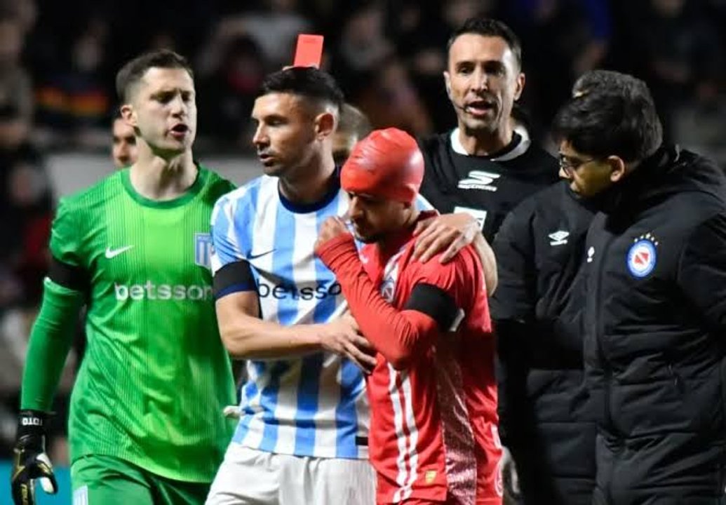 Maravilla Martínez volvió a quedar en el centro de la polémica y Racing lo pagó caro thumbnail