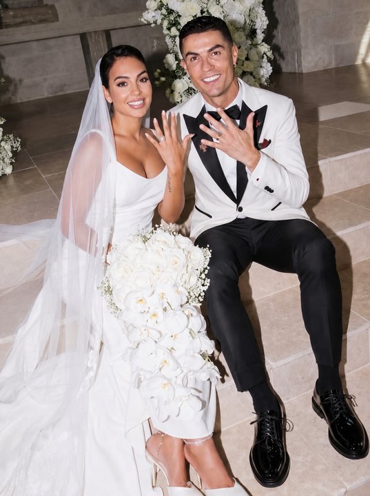 Cristiano Ronaldo firmó el contrato de su vida: boda íntima con la argentina Georgina Rodríguez thumbnail